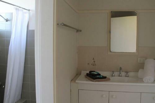 Seaside Apartment Huskisson Jervis Bay With Private Sunny Garden