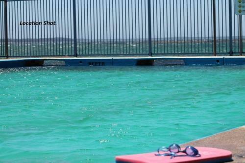 Seaside Apartment Huskisson Jervis Bay With Private Sunny Garden