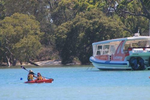Seaside Apartment Huskisson Jervis Bay With Private Sunny Garden