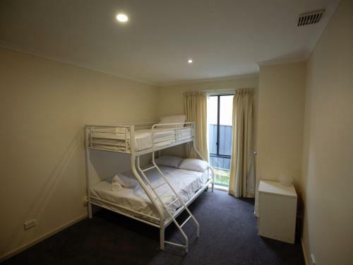 Acacia 4 2 Kirwan Close