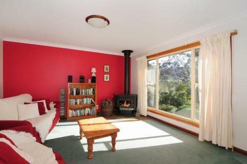 Bonnie Doon - Family Friendly Home!