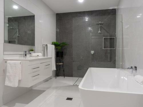 Bella K - Style, Comfort And Location
