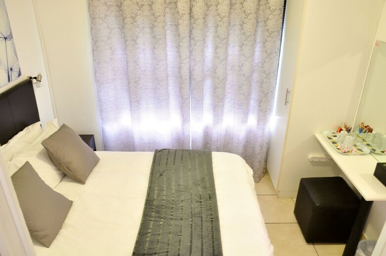 Hostal Me Casa Guest House