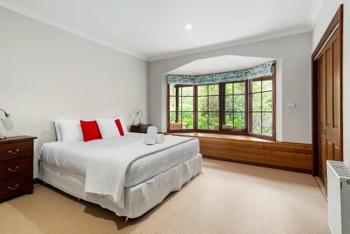 Mountain Home Leura - Perfect Weekend Escape