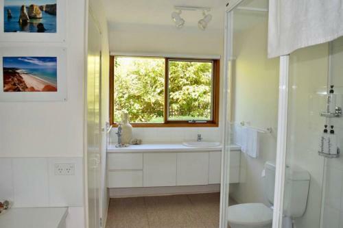 Stunning Beach Views, 4 Bed, Sleeps 8, Pool Table, Wifi- Lorne