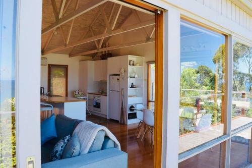 Stunning Beach Views, 4 Bed, Sleeps 8, Pool Table, Wifi- Lorne