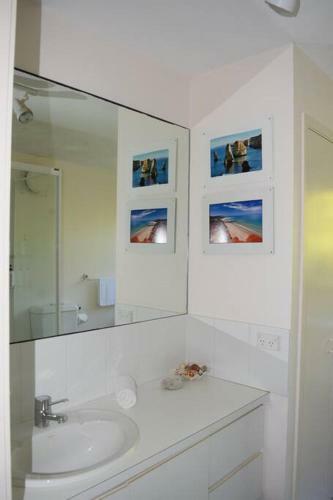 Stunning Beach Views, 4 Bed, Sleeps 8, Pool Table, Wifi- Lorne