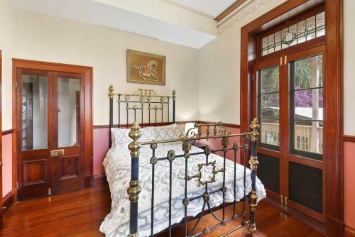 Currawong House Maleny Georgian Style Manor