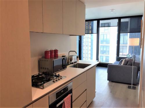 Readyset Apartments On Southbank Boulevard