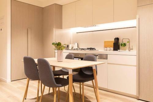 Stunning Opera Apartment-st Kilda Rd