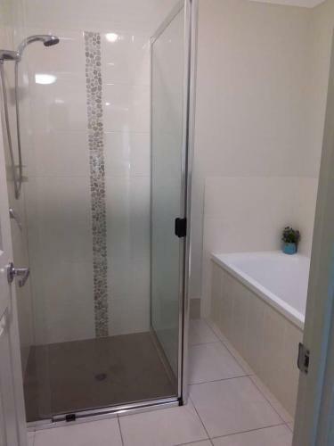 Waratah And Wattle Apartments