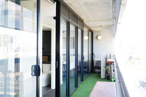 Apartamento Modern 2bd W City Views Pool Gym And Rooftop