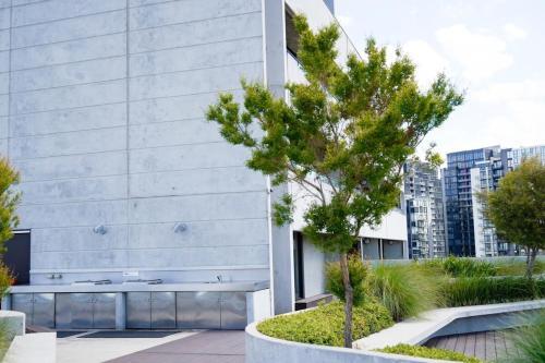 Apartamento Modern 2bd W City Views Pool Gym And Rooftop