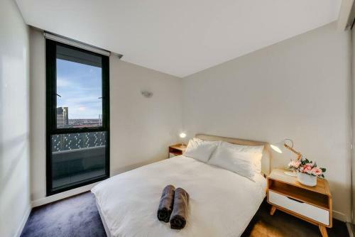 Apartamento A Modern 2br Cbd Apt, City Views, Free Parking