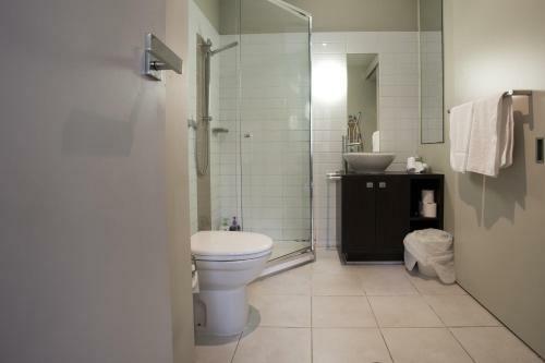 Readyset Apartments On Altona