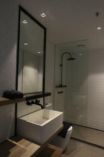 Readyset Apartments At Stadium