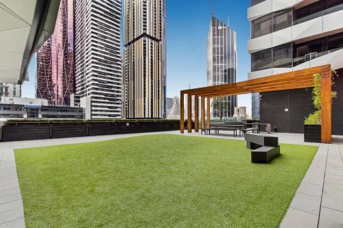 Convenient City Apartment With Resort-style Extras