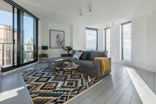 2bedroom Apartment With Views In Docklands Next To Cbd & Marvel Stadium
