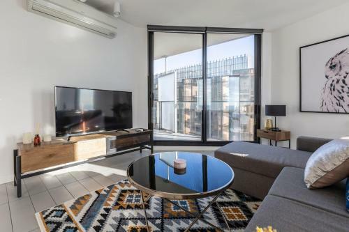 2bedroom Apartment With Views In Docklands Next To Cbd & Marvel Stadium