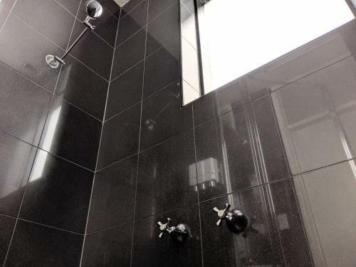 Acland Street Studio Apartment Free Parking
