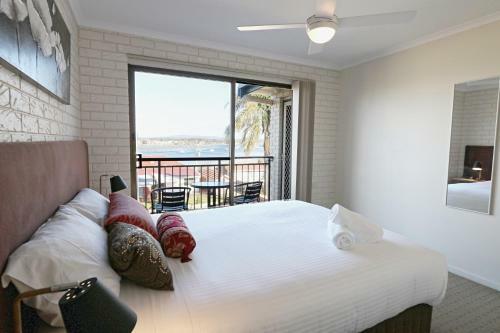 Capri Apartments