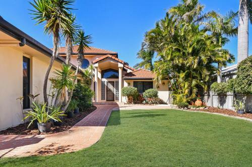 Beautiful Waterfront Home- Chelsea