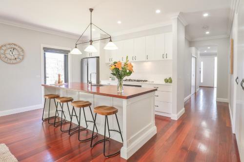 Indulge Luxury Homes - Dockside Marina