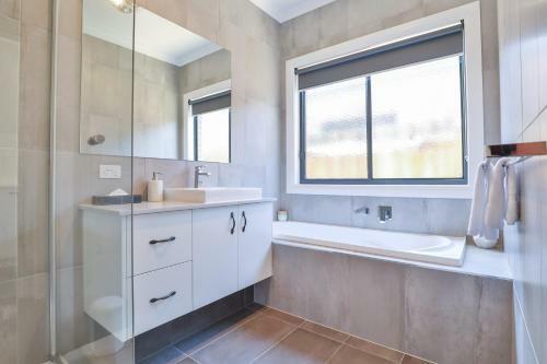 Indulge Luxury Homes - Dockside Marina