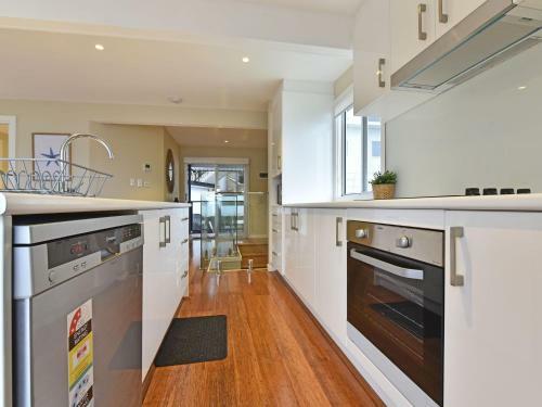 The Boat House Absolute Waterfront And Jetty