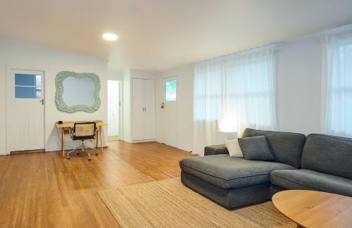 Stylish & Renovated Home // Pet Friendly