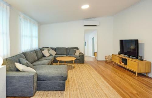 Stylish & Renovated Home // Pet Friendly