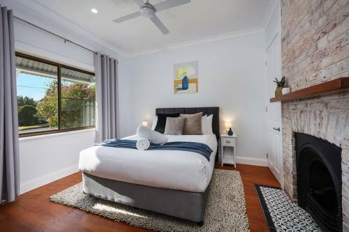 Waratah Up Douro By Your Innkeeper
