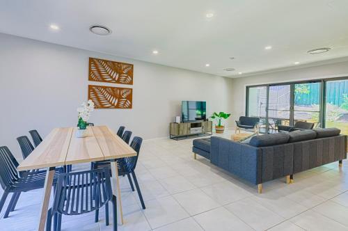 Beautiful Duplex // 3 Min To Beach