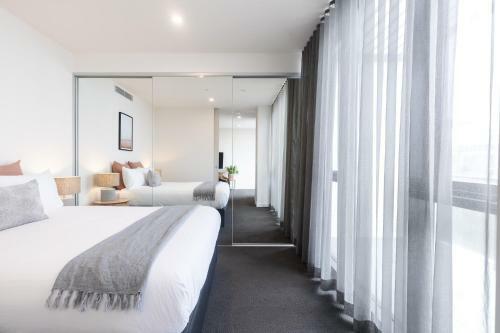 Luxury Beachfront Apartment In Newcastle