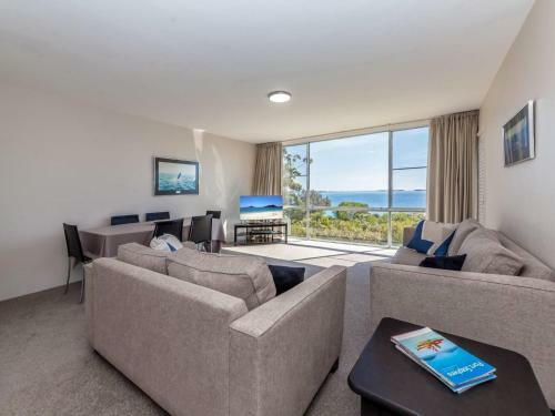 Shoal Haven 4 28 Voyager Cl Waterfront Unit With Views