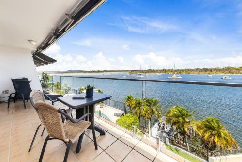 Apartment 5 Commodore