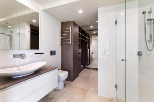 Pisces Apartment 6 Peza Court 7
