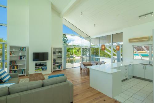 34 Cooran Court
