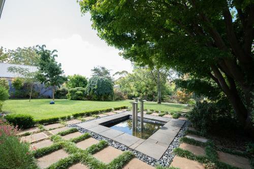 Hillcrest Light Filled Home With Stunning Garden