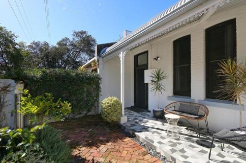 Designer 2-bed House Wgarden - Northbridge Perth