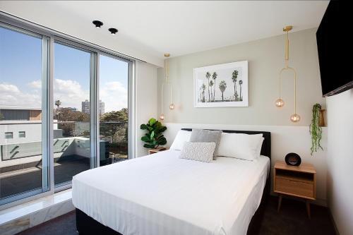 Penthouse Designer Apartment Close To City