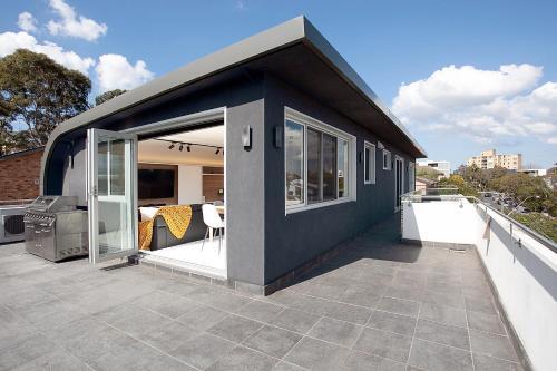 Penthouse Designer Apartment Close To City