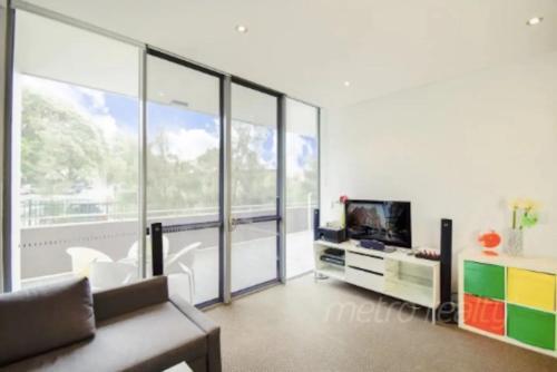 Apartamento Sun-drenched 3br Apt In Turrella!