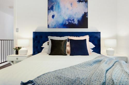 Large Converted Church Apartment In Top Location