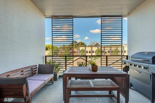 Stylish Camperdown Apartment And Parking Inc