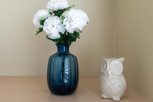 Relaxed Coastal Getaway // Moments To Waterfront