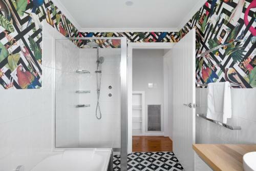 Stylish Beach Home // Moments From Water