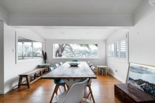 Stylish Beach Home // Moments From Water