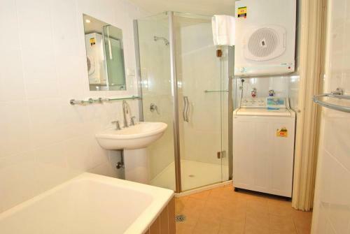 Central 2-bedroom Apartment 2d