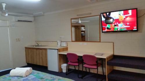 Sandcastle Motel Tin Can Bay